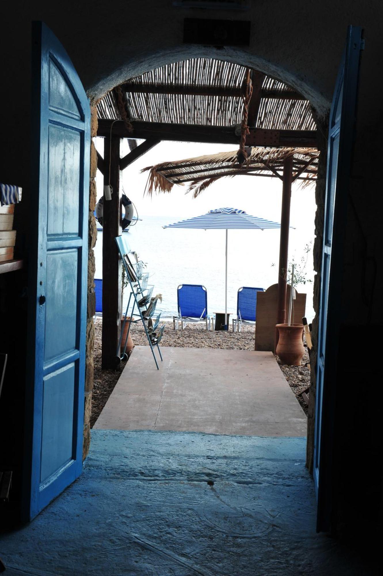 Beachfront Lampis Dolphin 4 سكالا المظهر الخارجي الصورة